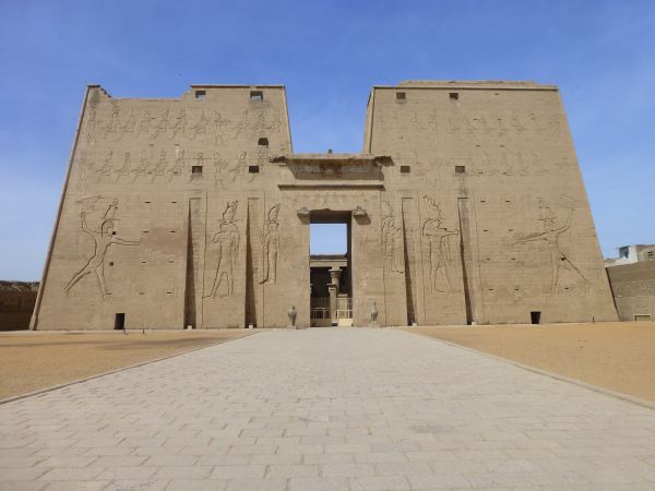 Edfu und seinem Horus-Tempel