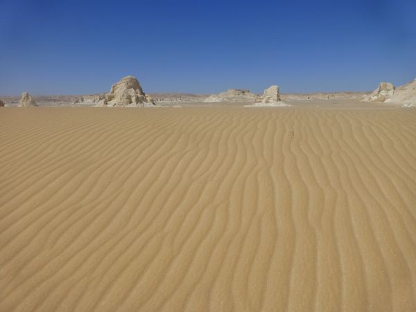 Inmitten der Weissen Wüste
