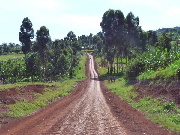 Dorfstrasse Richtung Grenze Kenya