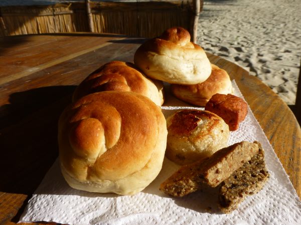 Mozambique-Leckereien (jew. 2 Metikas=30Cent)