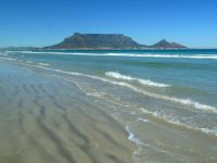 Sunset Beach mit Tafelberg (unser Hausstrand)