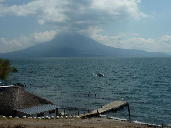 Lago die Atitlan am Morgen