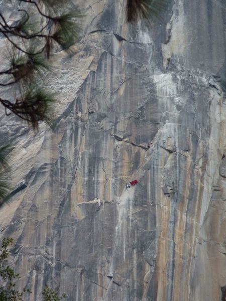 Respekt - heute Nacht gibts Regen und Sturm die die haben ein Hängebiwak in der Wand...