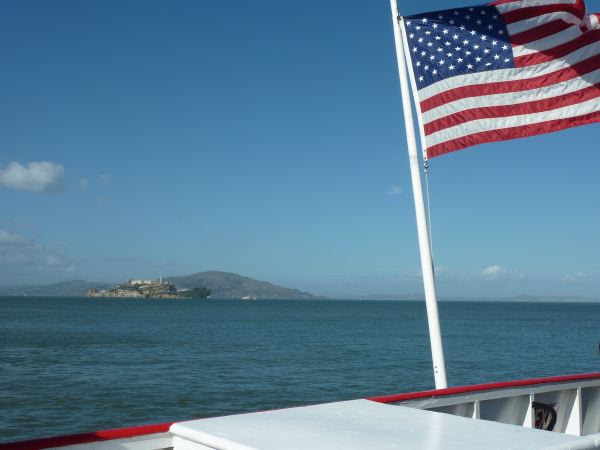 Wir machen eine Hafenrundfahrt