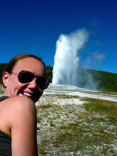 Direkt vorm Old Faithfull