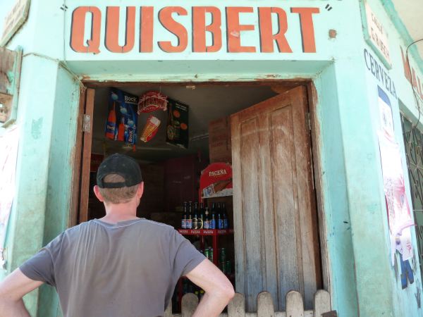 Georg beim Bier-Kaufen