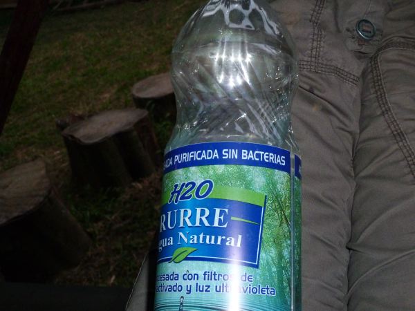 Wow, wie toll...ein Wasser ohne Bakterien!! (sin Bakterias!!)