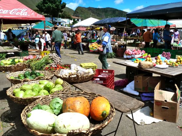 Kunterbunter Wochenmarkt