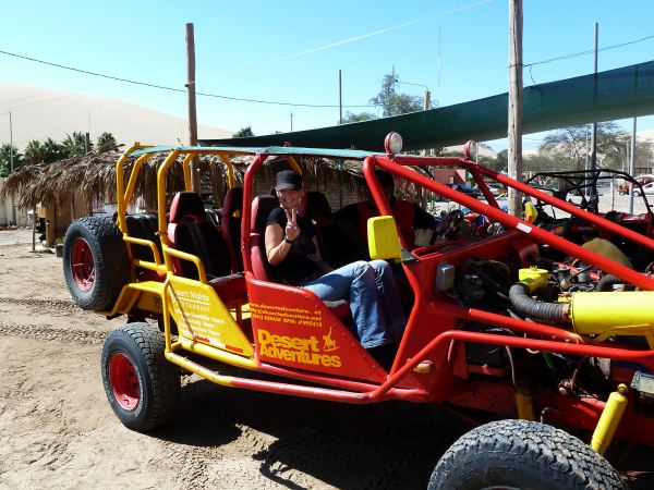 Dann auch noch Dünenbuggy fahren - for free!